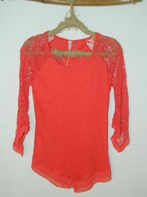 Monoreno Boutique 衬衫 尺寸 小号 红色 农民 波西米亚束腰外衣 带附加背心 — 第 1/4 张图片