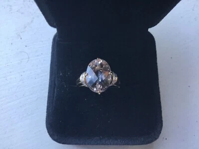 Stunning 5.55cts  Medina Morganite Solitaire with Diamond Accents set in 9k Gold - Image 1 of 4