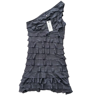 Nuevo con etiquetas Vestido Studio M Cansado Volantes Elástico Vaina Un Hombro Talla XS $118 Foto 1 de 4