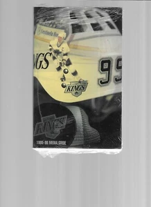 L.A. KINGS 1995-96 MEDIENFÜHRER - GRETZKY AUF DEM COVER - Bild 1 von 1