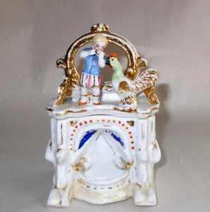 Antigua caja de baratijas de carenado de porcelana de Alemania victoriana del siglo XIX - niño y pollo - Imagen 1 de 11