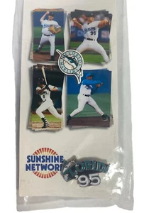 1995 Florida Marlins vs Chicago Cubs Baseball MLB Pin - Picture 1 of 4