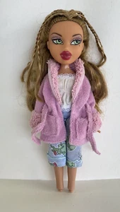 Pigiama pigiama bambola Bratz Slumber Party Yasmin 10" originale MGA 2001 senza piedi - Foto 1 di 24