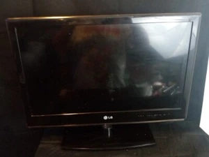 LG Computer Monitor 26L3500 No Power Cord - Picture 1 of 4