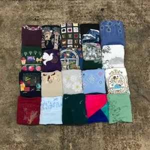 Lot of 20 Vintage Granny Sweaters Cat Flowers Nature Ugly Cute Wholesale 819 - Picture 1 of 6