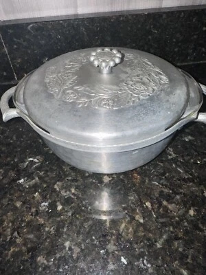 Cazuela de aluminio forjado Everlast vintage con cubierta y cuenco de vidrio Foto 1 de 4