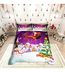 NEU IM KARTON FEIERTAGE WEIHNACHTEN THEMA WEIHNACHTSMANN & SCHLITTEN DRUCK QUEEN BETTDECKE 3-TEILIGES SET MEHRFARBIG - Bild 1 von 4