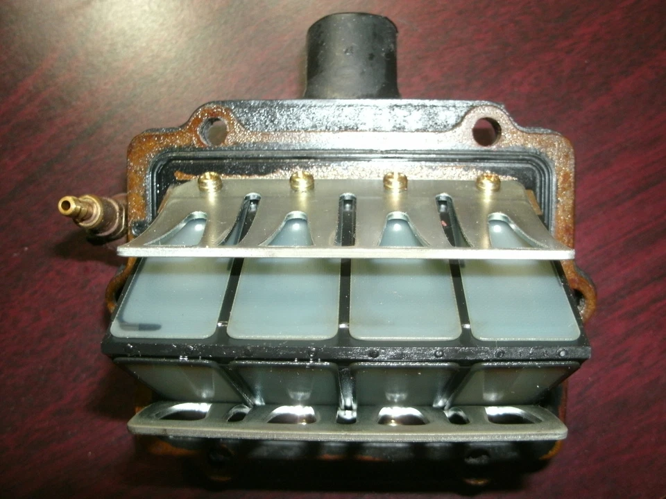 2001 Polaris Classic 700 Reed Valve Assembly with Stuffer, P/N 1201831, 1253259 — 第 1/1 张图片