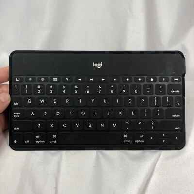 Teclado Logitech Keys-To-Go para iPhone, iPad e Apple TV preto - Imagem 1 de 4