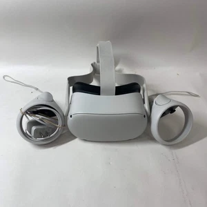 Oculus Quest 2 Stand-Alone VR Headset KW49CM - Picture 1 of 11