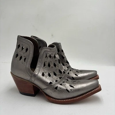 Botas vaqueras occidentales Ariat para mujer 6 plateadas de cuero Dixon con tachuelas al tobillo Foto 1 de 4