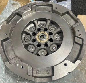 DUAL MASS FLYWHEEL MERCEDES C220 C250 E250 E220 C207 W204 S204 W212 S212 NEW - Afbeelding 1 van 5