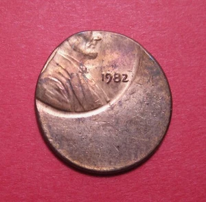 1982 Large Date Lincoln Memorial Cent Mint Error - Off Center - Picture 1 of 2