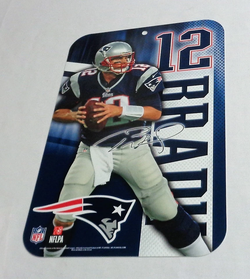 全新英格兰爱国者队 Tom Brady 塑料球员标志 10x16 TB12 #12 山羊免费 — 第 1/1 张图片