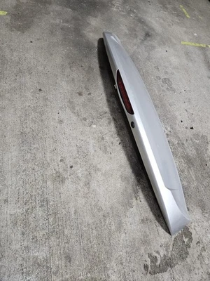 Dodge Durango 2011-2020 alerón de puerta trasera de maletero con tercera luz de freno OEM Foto 1 de 4