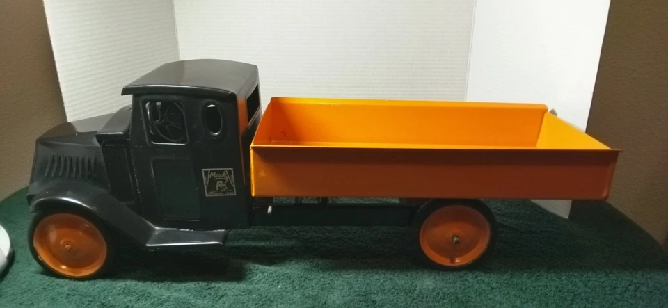 Steelcraft  Mack Dump Truck  24 In Long Restored Early 1930's - Image 1 of 4