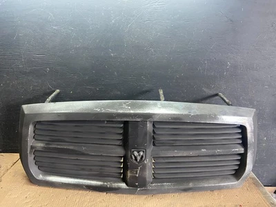 Dodge Dakota 2005 a 2007 parrilla superior delantera cromada OEM R5465 DG Foto 1 de 4