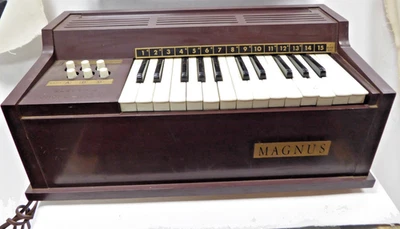 Vintage 1970s Magnus Electric Chord Organ Model 300 USA Very Nice !  Part Repair - Image 1 of 4