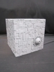 Star Trek Borg Cube 6"  (Star Trek First Contact) - Picture 1 of 8