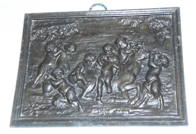 *PETITE PLAQUE DECORATIVE EN REGULE XIXe décor ANGELOTS PUTTIS BACCHANALES N°3 - Photo 1/4