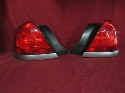 NOS OEM Ford Crown Victoria Tail Lamp Light 2006 PAIR Tungsten Silver - Image 1 of 4