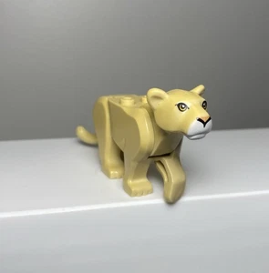 LEGO Mountain Lion Puma Cougar - Picture 1 of 5