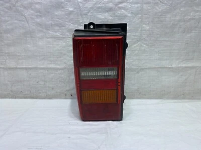 Jeep Cherokee 1995 conjunto de luces traseras del lado del conductor izquierdo OEM 56005994 Foto 1 de 4