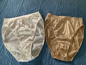 Vtg.Victoria's Secret Second Skin GLOSSY Hi-Leg White or Beige Panties MEDIUM - Picture 1 of 7