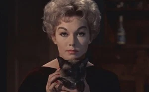 Kim Novak Unsigned 7" x 5" Photo - Actress - Donation to Cancer Charity *34 - Imagen 1 de 1