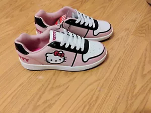hello Kitty low top sneakers - Picture 1 of 5