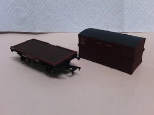 Bachmann Trains Branch Line BR Conflat with BD Container Crimson Van HO/OO - Picture 1 of 7