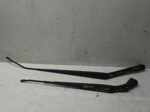 Par de brazos limpiaparabrisas para Nissan Versa Hatchback 2015 - Imagen 1 de 12