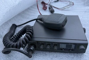 Radio Shack TRC-504 40 Channel CB Radio Transceiver Microphone,Black,Power Cord - Picture 1 of 9