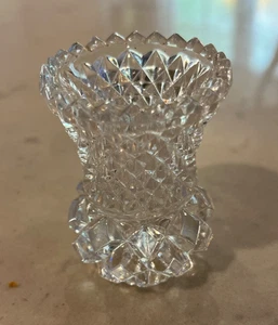 Kleine schwere geschliffene Kristall Ananas Form Vase hohe Brechung Zahnstocher Halter - Bild 1 von 4