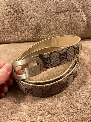 古驰 GG Monogram 皮带尺寸 48/120 等效于女式 10 码 (37 英寸 X 1.1) — 第 1/4 张图片