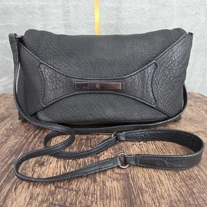 Bolso Bandolera McQ Alexander McQueen Sobre Cuero Guijarro Negro Gótico - Imagen 1 de 15