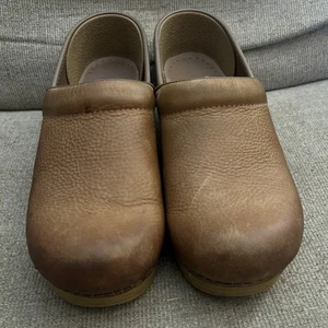 Dansko Women's Professional Honey Distressed Leather Clogs, Size EU 39/Us 8.5-9 - Picture 1 of 13
