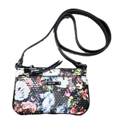 Bandolera pequeña Nine West negra floral Foto 1 de 4