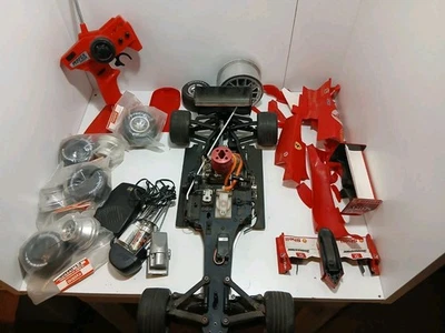 Ferrari F2004 con motore a scoppio Kyosho scala 1:8 - Immagine 1 di 4