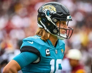 Jacksonville Jaguars TREVOR LAWRENCE Glossy 8x10 Photo Print Football Poster - Picture 1 of 1
