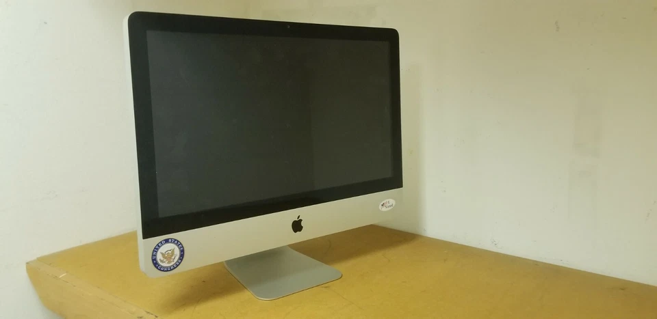 Apple iMac A1311 EMC 2389 Mid 2010 AS-IS - Image 1 of 4