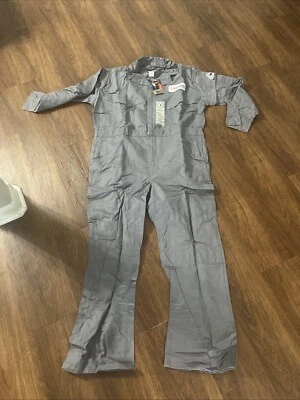 Bulwark Protective Apparel Coverall 44 RG Flame Resistant FR CAT 2 Jumpsuit Gray - Image 1 of 4