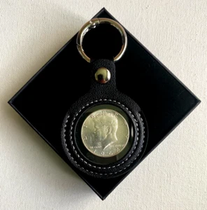 Medio dólar Kennedy 1964 plata en llavero de cuero PU premium - caja de regalo incluida - Imagen 1 de 4