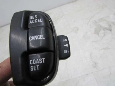 Interruptor de control de crucero Q45 1998 2001 Infiniti lado del conductor volante delantero Foto 1 de 4