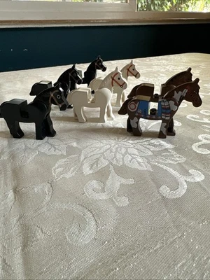 Lego Caballo Lote De 7 Caballos Adornados Nativos Castillo Negro, Blanco Y Marrón Foto 1 de 4