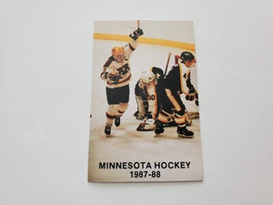 RS20 Minnesota, University 1987/88 Hockey Pocket Schedule Card - Stroh's - Picture 1 of 2