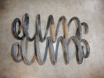 2004 CHEVROLET TAHOE 2WD REAR COIL SPRINGS - Image 1 of 4