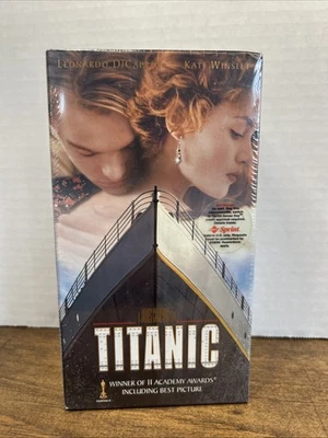 TITANIC VHS BOX SET PART ONE AND TWO brand new VHS sealed Paramount Collectible Foto 1 de 4