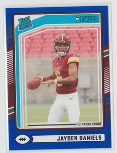 2024 Donruss Jayden Daniels Press Proof Blue Rated Rookie #389 Commanders - Bild 1 von 2