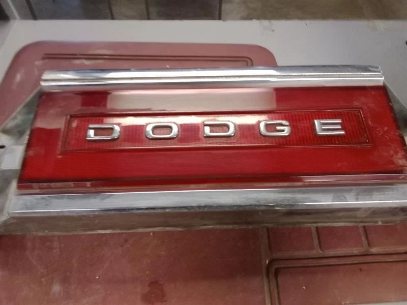 Tail Finish Panel US Fits 88-93 DYNASTY 76685 Foto 1 de 3